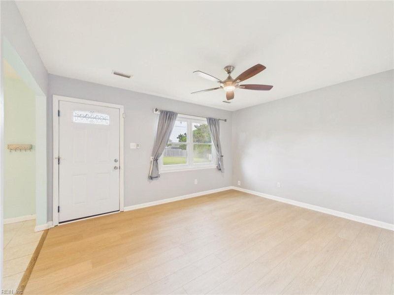 Photo 5 of 43 residential for sale in Virginia Beach virginia