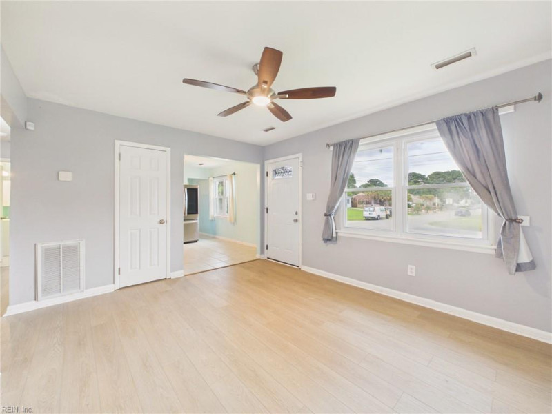 Photo 6 of 43 residential for sale in Virginia Beach virginia
