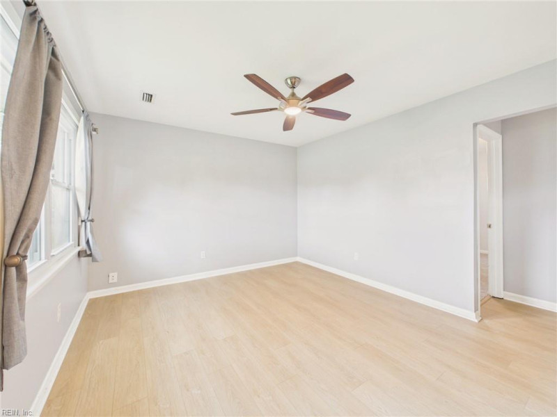 Photo 7 of 43 residential for sale in Virginia Beach virginia