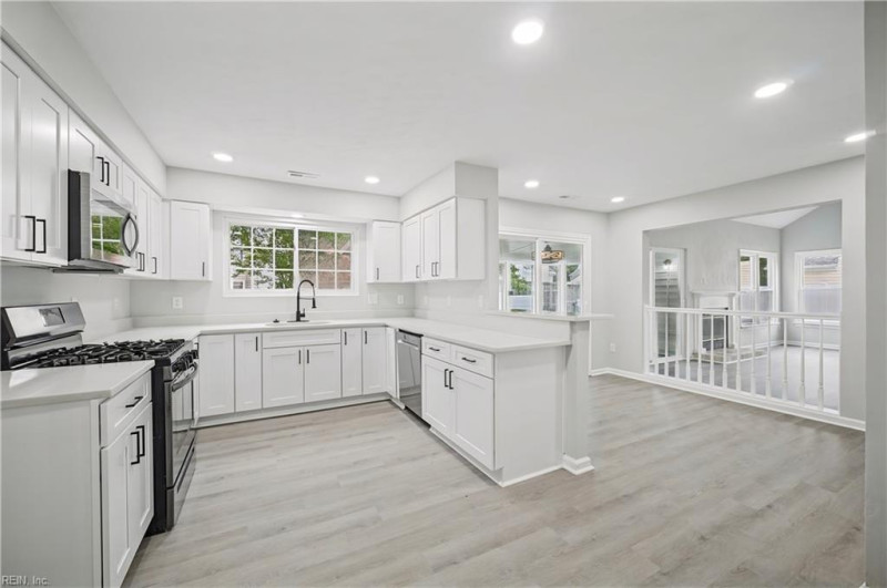 Photo 12 of 50 residential for sale in Virginia Beach virginia