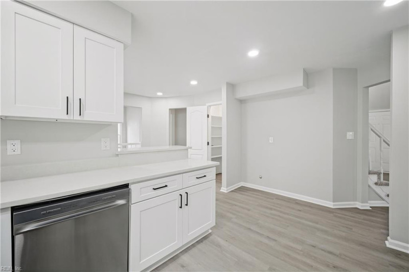 Photo 15 of 50 residential for sale in Virginia Beach virginia