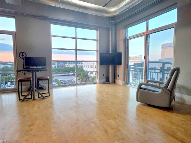 Photo 6 of 26 residential for sale in Virginia Beach virginia