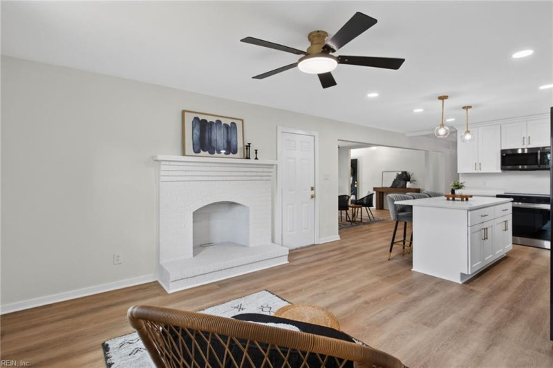 Photo 14 of 29 residential for sale in Chesapeake virginia