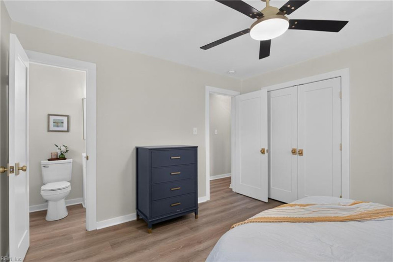 Photo 20 of 29 residential for sale in Chesapeake virginia