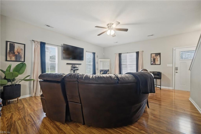 Photo 10 of 38 residential for sale in Norfolk virginia