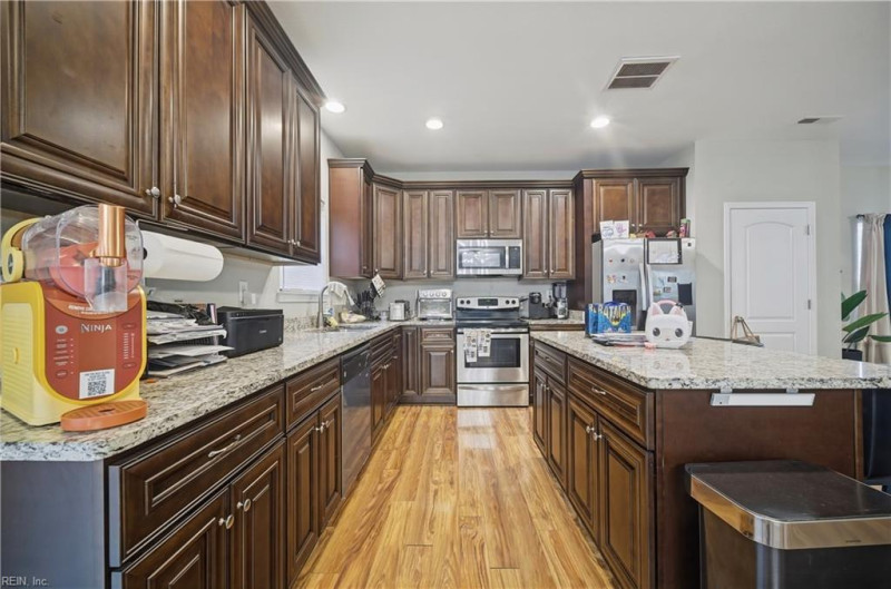 Photo 17 of 38 residential for sale in Norfolk virginia
