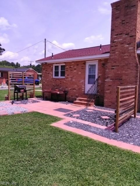 Photo 25 of 31 residential for sale in Suffolk virginia