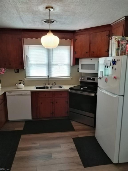 Photo 9 of 31 residential for sale in Suffolk virginia