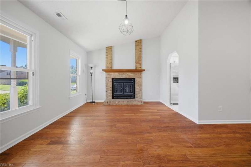 Photo 10 of 27 residential for sale in Virginia Beach virginia