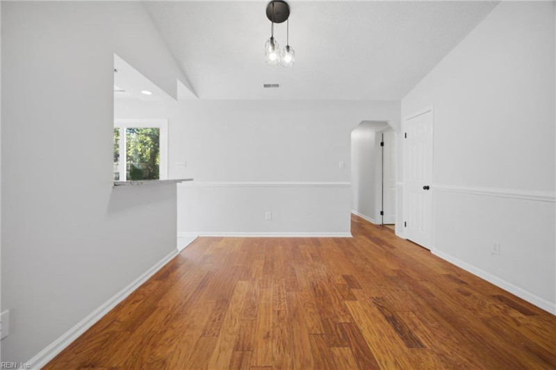 Photo 11 of 27 residential for sale in Virginia Beach virginia