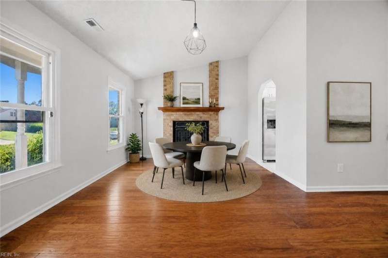 Photo 5 of 27 residential for sale in Virginia Beach virginia