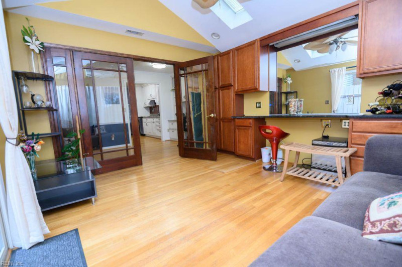 Photo 15 of 32 residential for sale in Virginia Beach virginia