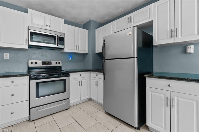 Photo 3 of 28 residential for sale in Norfolk virginia