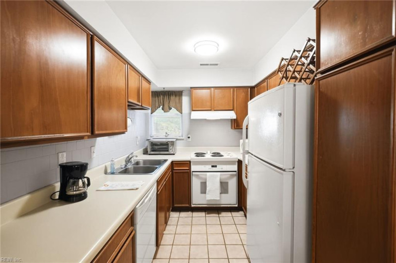 Photo 15 of 38 residential for sale in Virginia Beach virginia