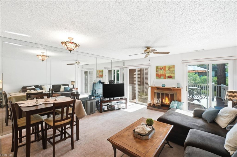 Photo 5 of 38 residential for sale in Virginia Beach virginia