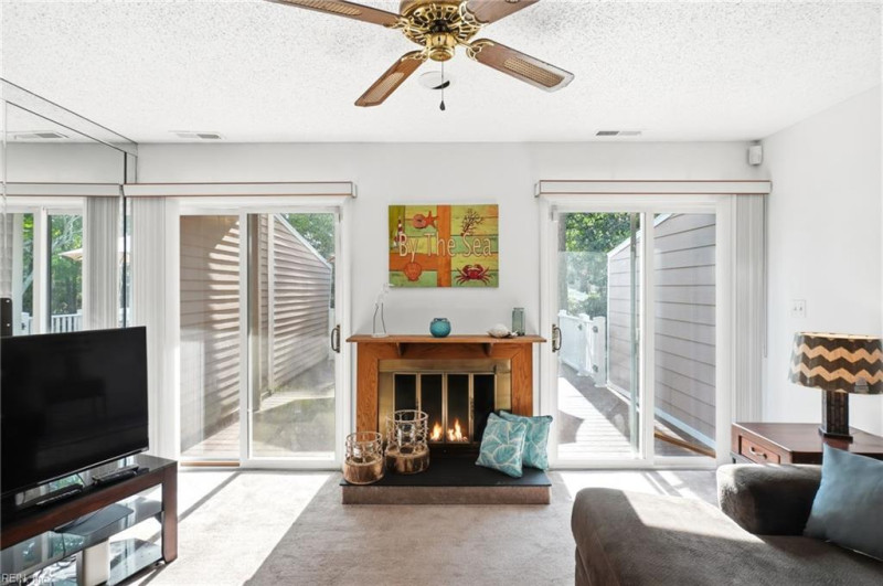 Photo 9 of 38 residential for sale in Virginia Beach virginia