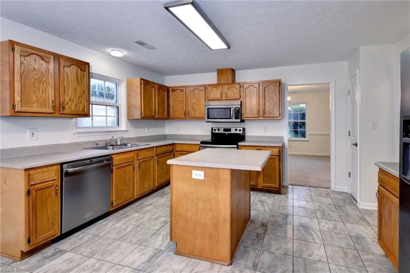 Photo 9 of 36 residential for sale in Hampton virginia Photo 9 of 36 residential for sale in Hampton virginia