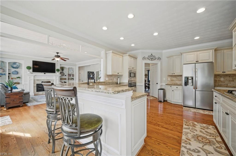 Photo 12 of 49 residential for sale in Virginia Beach virginia