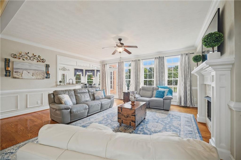 Photo 3 of 49 residential for sale in Virginia Beach virginia
