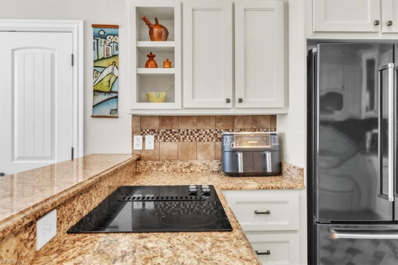 Photo 12 of 50 residential for sale in Chesapeake virginia