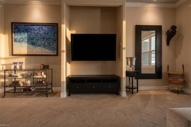 Photo 18 of 50 residential for sale in Chesapeake virginia