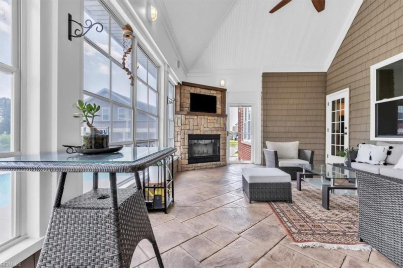 Photo 20 of 50 residential for sale in Chesapeake virginia