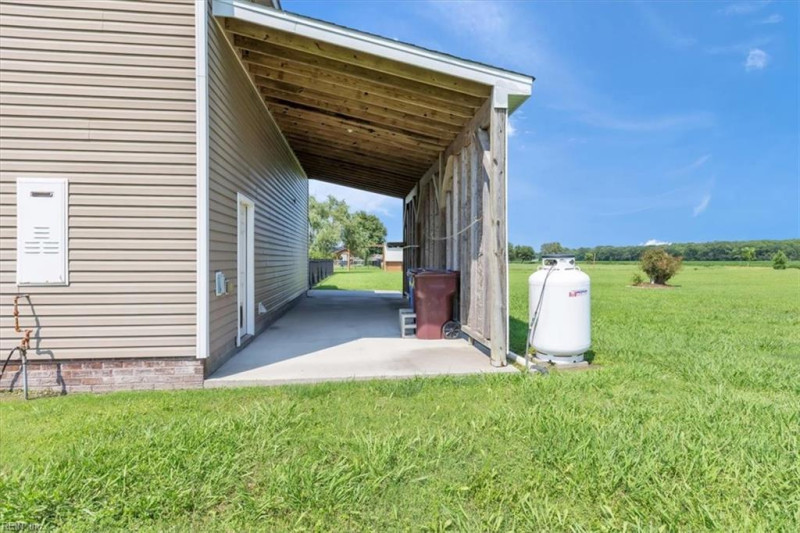 Photo 21 of 50 residential for sale in Chesapeake virginia