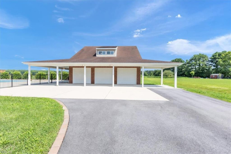 Photo 23 of 50 residential for sale in Chesapeake virginia