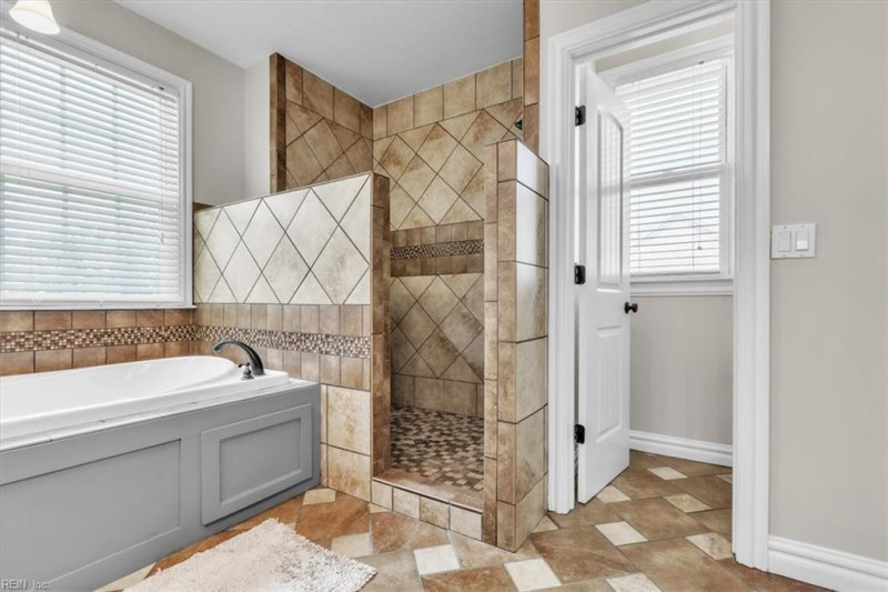 Photo 27 of 50 residential for sale in Chesapeake virginia