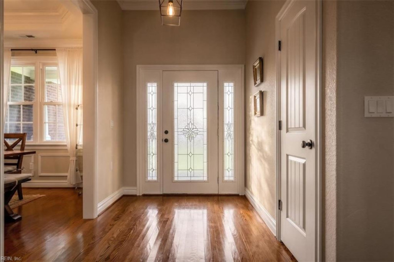 Photo 6 of 50 residential for sale in Chesapeake virginia