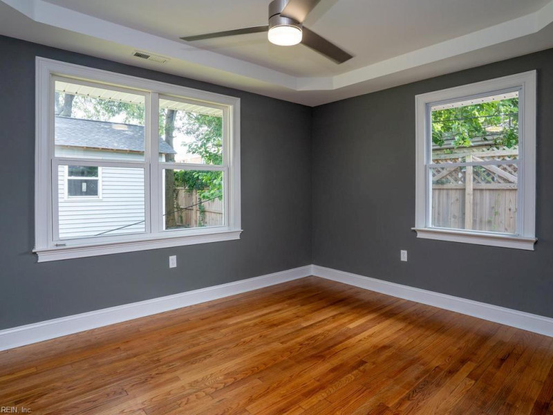Photo 13 of 31 residential for sale in Norfolk virginia