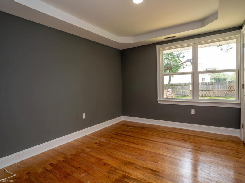 Photo 17 of 31 residential for sale in Norfolk virginia