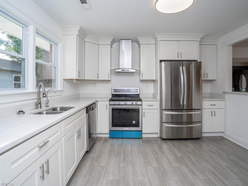 Photo 9 of 31 residential for sale in Norfolk virginia