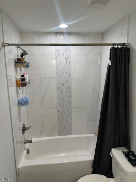 Photo 15 of 24 residential for sale in Portsmouth virginia