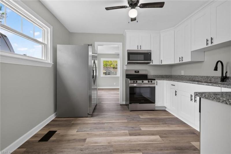 Photo 10 of 18 residential for sale in Portsmouth virginia