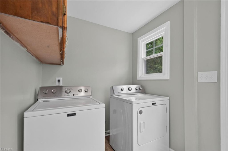 Photo 11 of 18 residential for sale in Portsmouth virginia