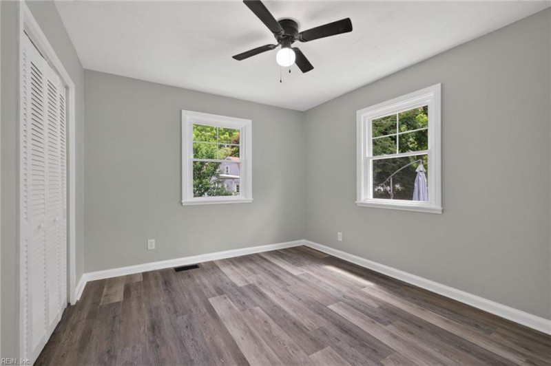 Photo 12 of 18 residential for sale in Portsmouth virginia