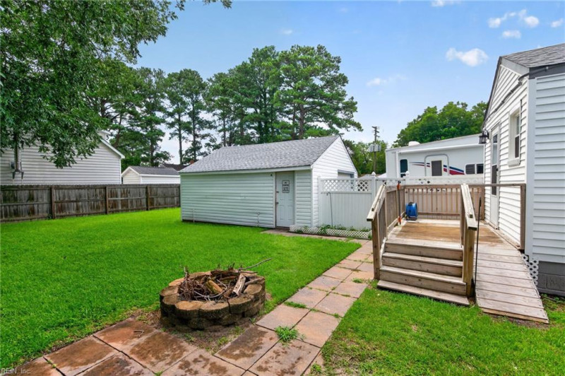 Photo 17 of 18 residential for sale in Portsmouth virginia