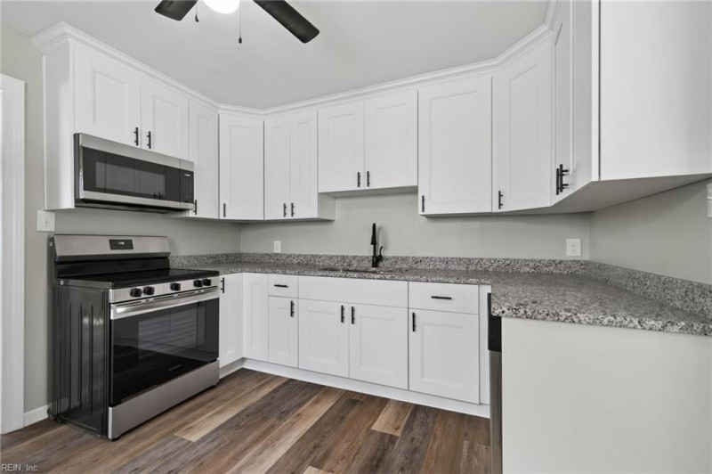 Photo 8 of 18 residential for sale in Portsmouth virginia