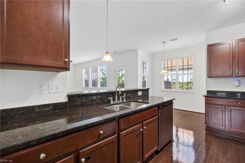 Photo 10 of 36 residential for sale in Portsmouth virginia