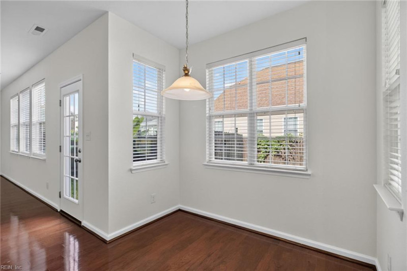 Photo 13 of 36 residential for sale in Portsmouth virginia