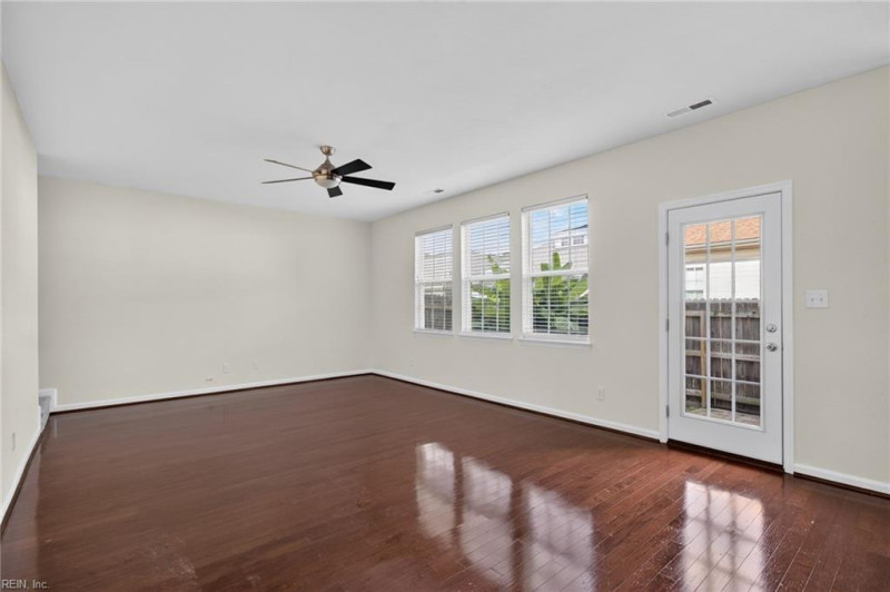 Photo 15 of 36 residential for sale in Portsmouth virginia