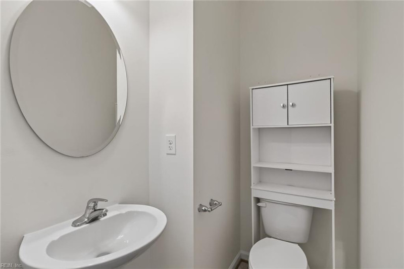 Photo 18 of 36 residential for sale in Portsmouth virginia