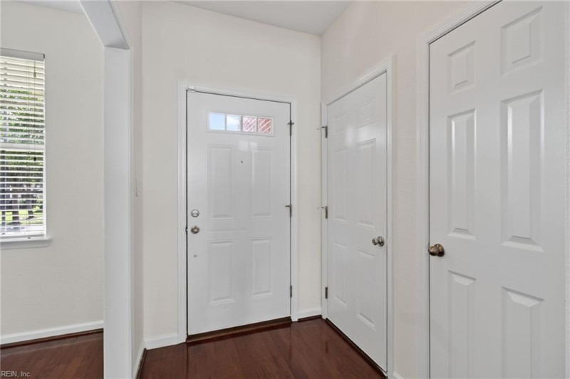 Photo 4 of 36 residential for sale in Portsmouth virginia