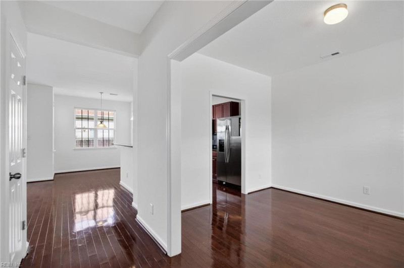 Photo 5 of 36 residential for sale in Portsmouth virginia
