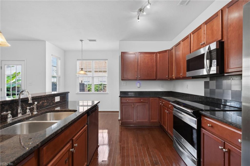 Photo 9 of 36 residential for sale in Portsmouth virginia
