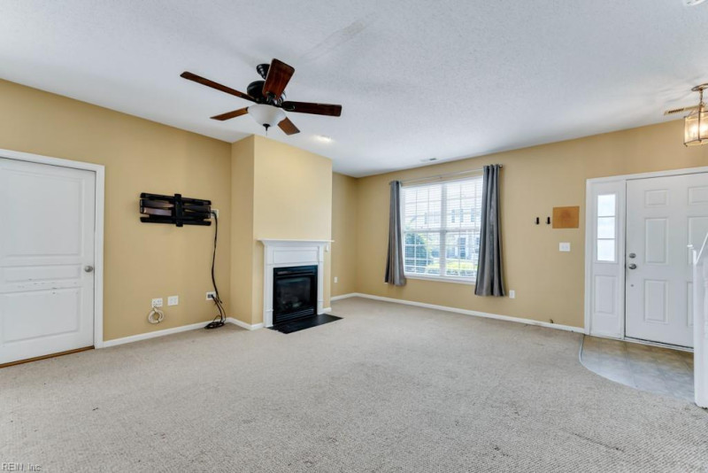 Photo 4 of 35 residential for sale in Chesapeake virginia Photo 4 of 35 residential for sale in Chesapeake virginia