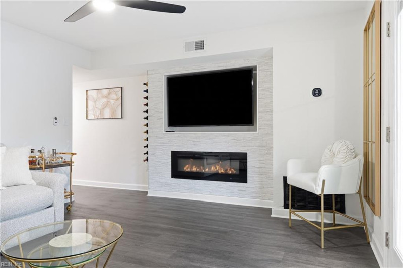 Photo 12 of 32 residential for sale in Newport News virginia