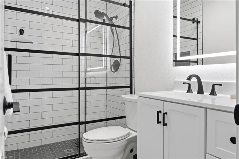 Photo 14 of 32 residential for sale in Newport News virginia