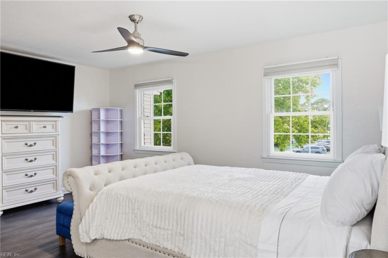 Photo 18 of 32 residential for sale in Newport News virginia